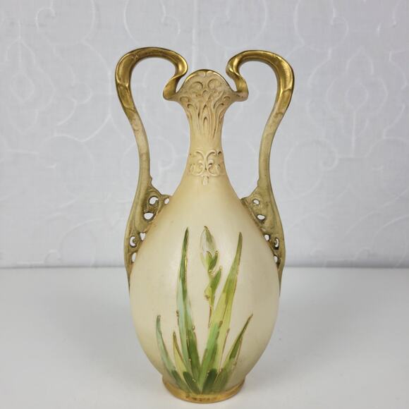 Turn Teplitz Bohemia Vase Ivory Floral Porcelain Amphora Elegant Art Nouveau 9" - Picture 2 of 16